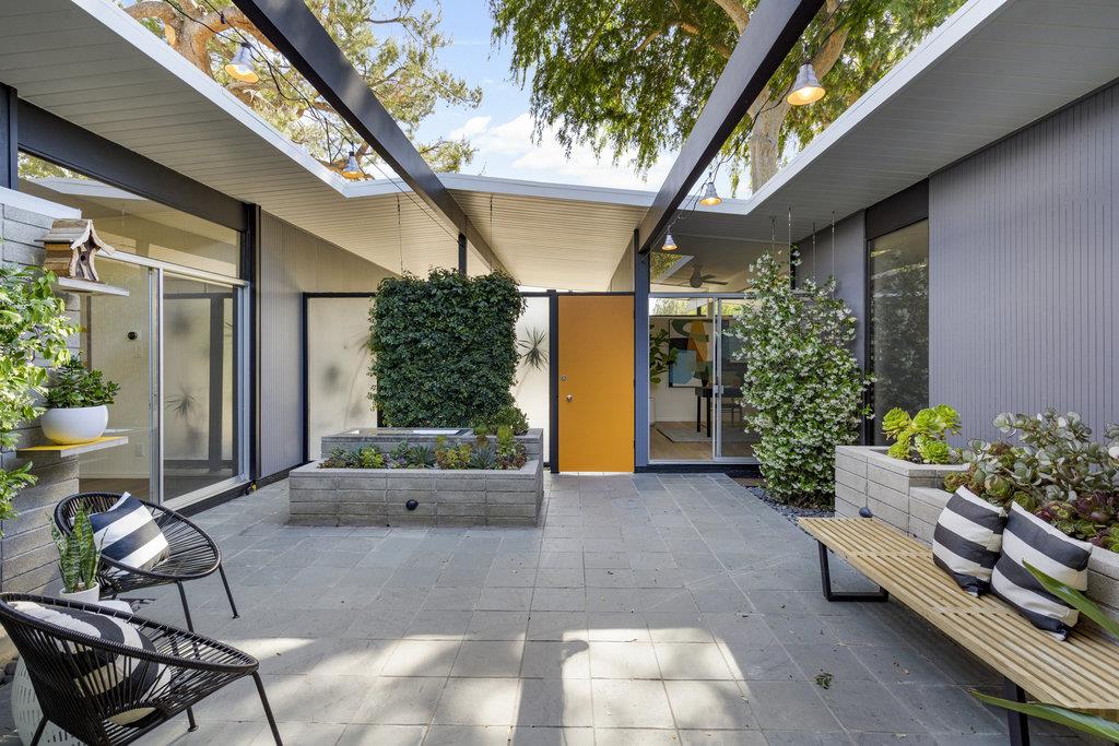 Detail Gallery Image 6 of 62 For 2366 Fairglen Dr, San Jose,  CA 95125 - 4 Beds | 2 Baths