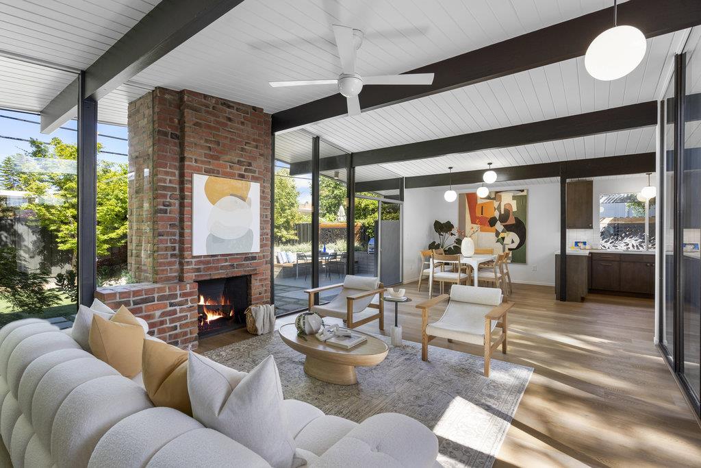 Detail Gallery Image 8 of 62 For 2366 Fairglen Dr, San Jose,  CA 95125 - 4 Beds | 2 Baths