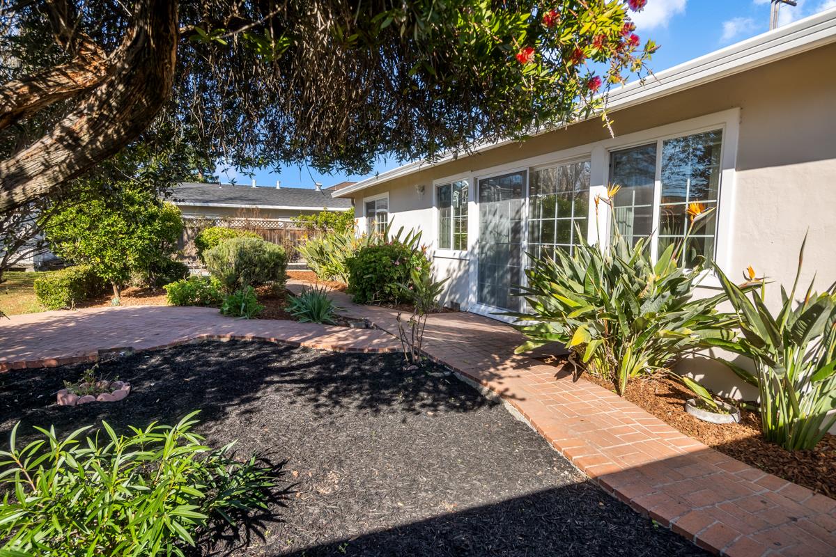 Detail Gallery Image 14 of 50 For 542 Topaz St, Redwood City,  CA 94062 - 3 Beds | 2 Baths