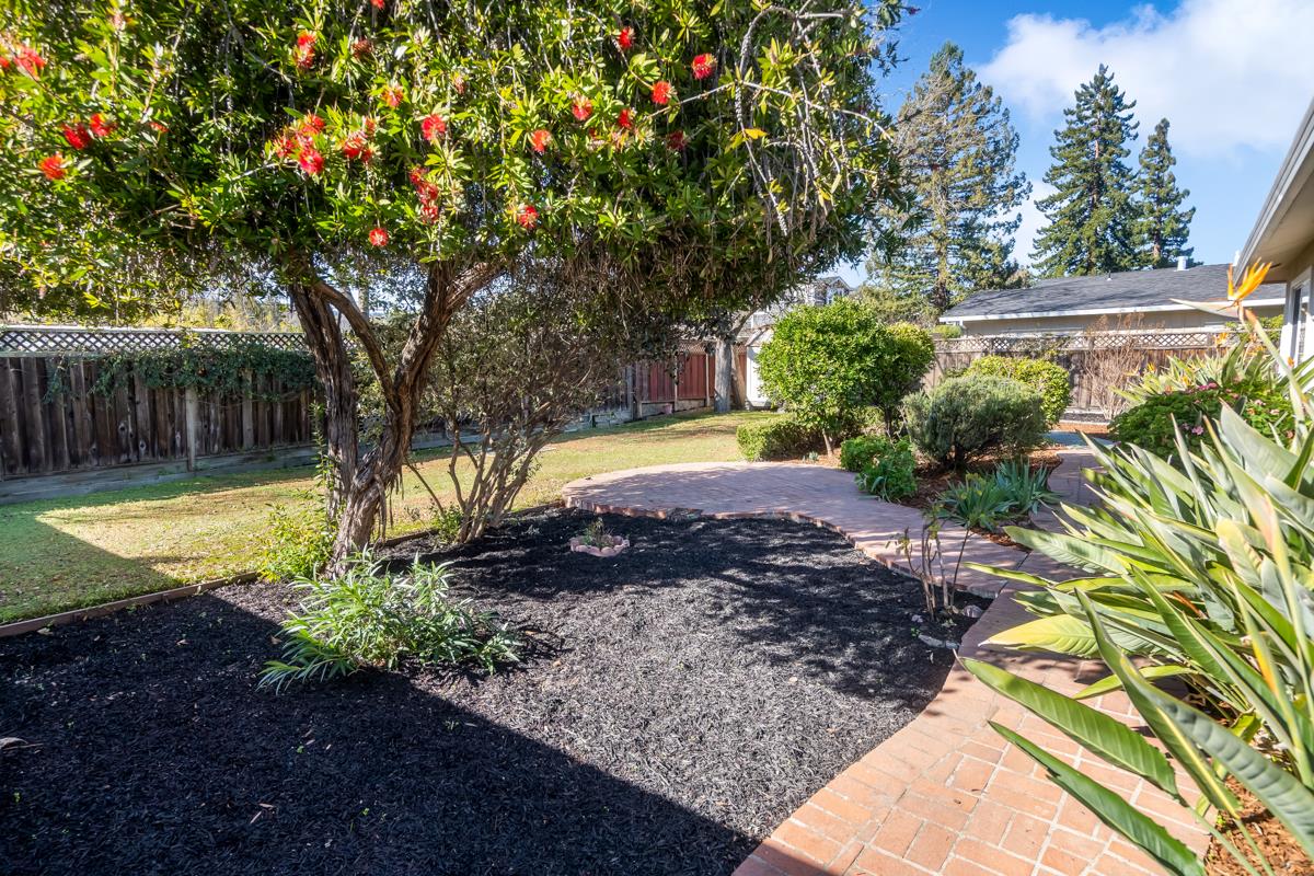 Detail Gallery Image 15 of 50 For 542 Topaz St, Redwood City,  CA 94062 - 3 Beds | 2 Baths