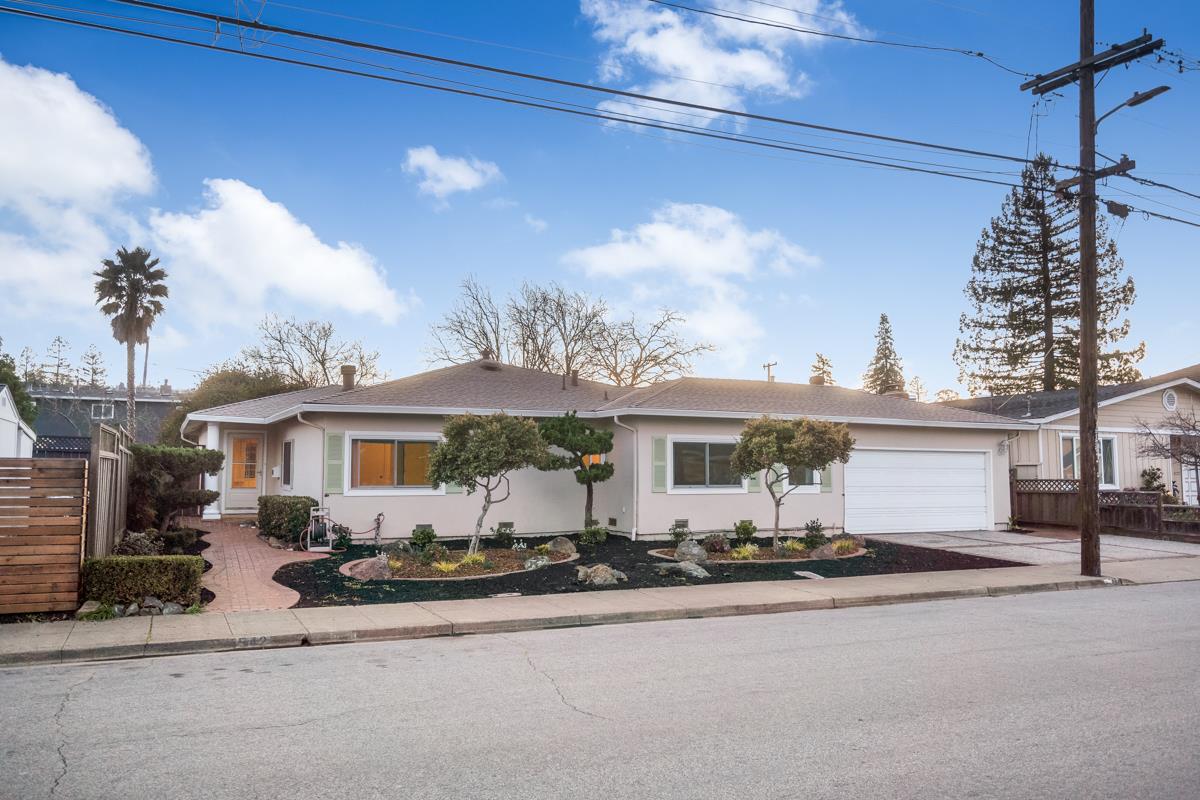 Detail Gallery Image 2 of 50 For 542 Topaz St, Redwood City,  CA 94062 - 3 Beds | 2 Baths