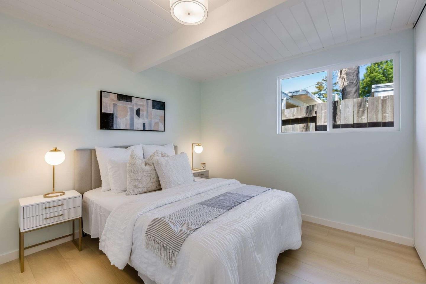 Detail Gallery Image 14 of 32 For 1615 Wolfe Dr, San Mateo,  CA 94402 - 4 Beds | 2 Baths