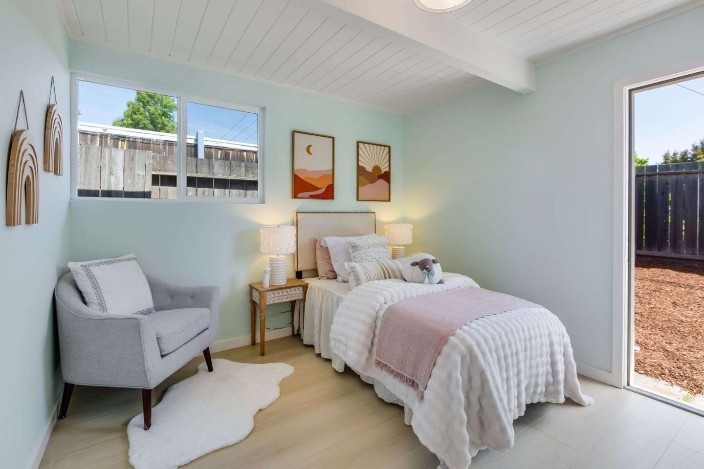 Detail Gallery Image 16 of 32 For 1615 Wolfe Dr, San Mateo,  CA 94402 - 4 Beds | 2 Baths