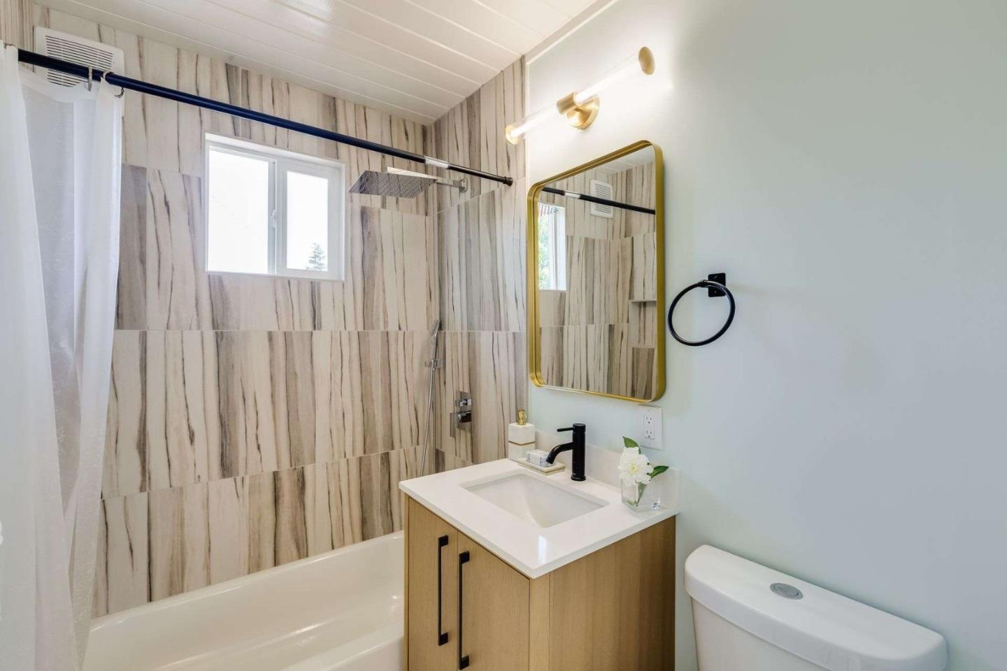 Detail Gallery Image 18 of 32 For 1615 Wolfe Dr, San Mateo,  CA 94402 - 4 Beds | 2 Baths