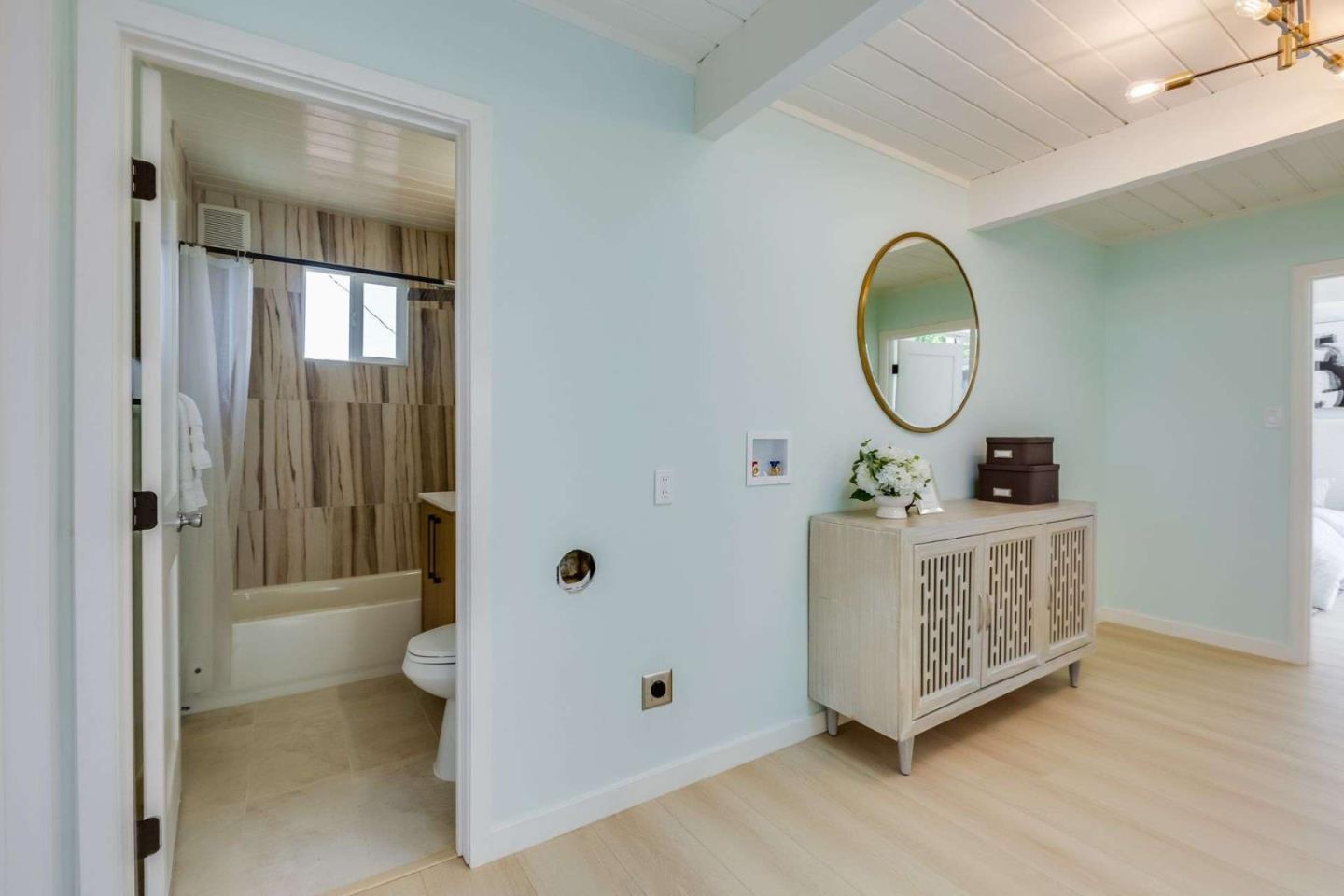 Detail Gallery Image 19 of 32 For 1615 Wolfe Dr, San Mateo,  CA 94402 - 4 Beds | 2 Baths