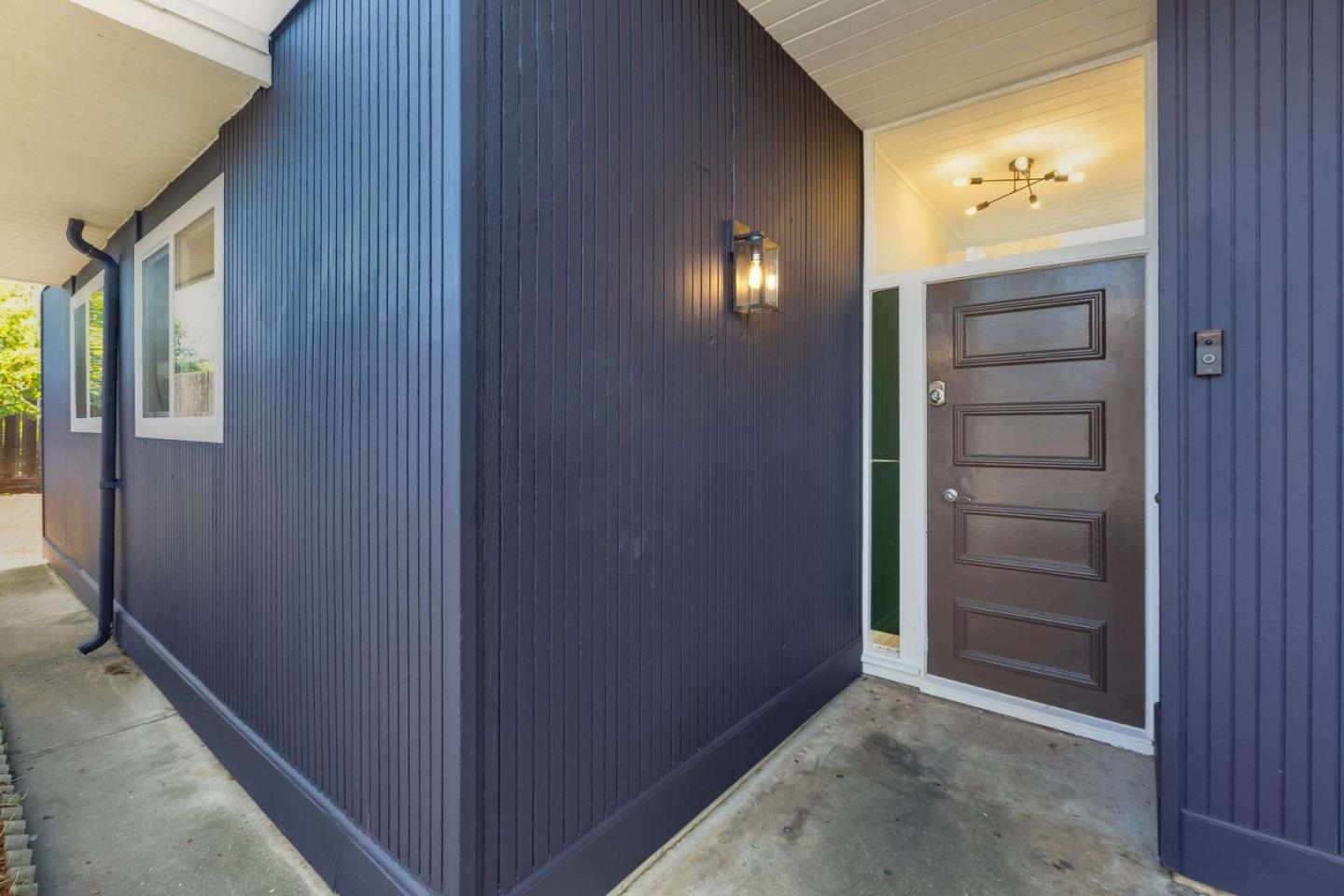 Detail Gallery Image 2 of 32 For 1615 Wolfe Dr, San Mateo,  CA 94402 - 4 Beds | 2 Baths