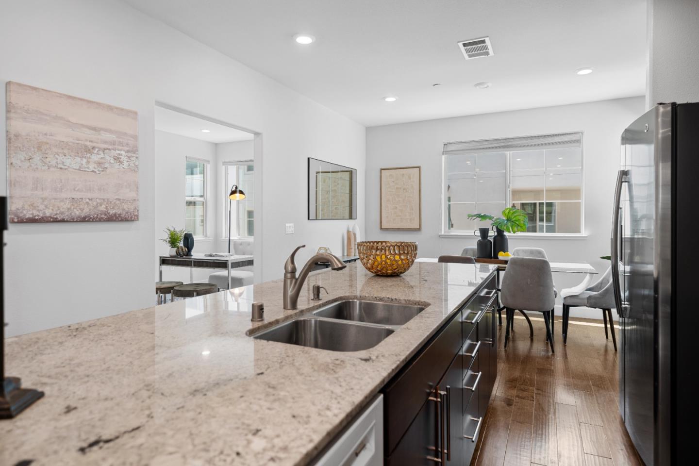 Detail Gallery Image 10 of 37 For 3017 Jayhawkers Pl, San Jose,  CA 95136 - 4 Beds | 4 Baths