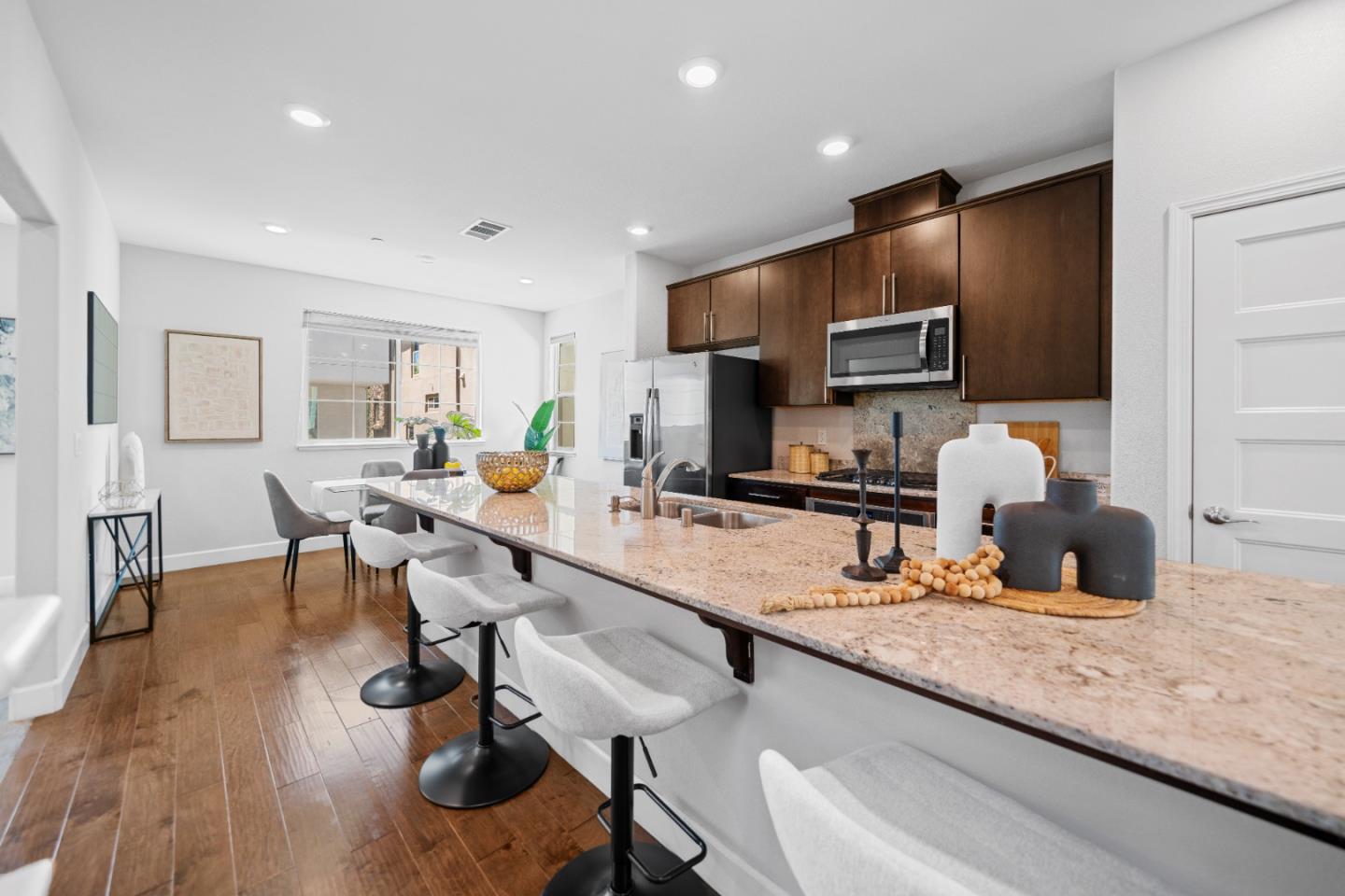 Detail Gallery Image 11 of 37 For 3017 Jayhawkers Pl, San Jose,  CA 95136 - 4 Beds | 4 Baths