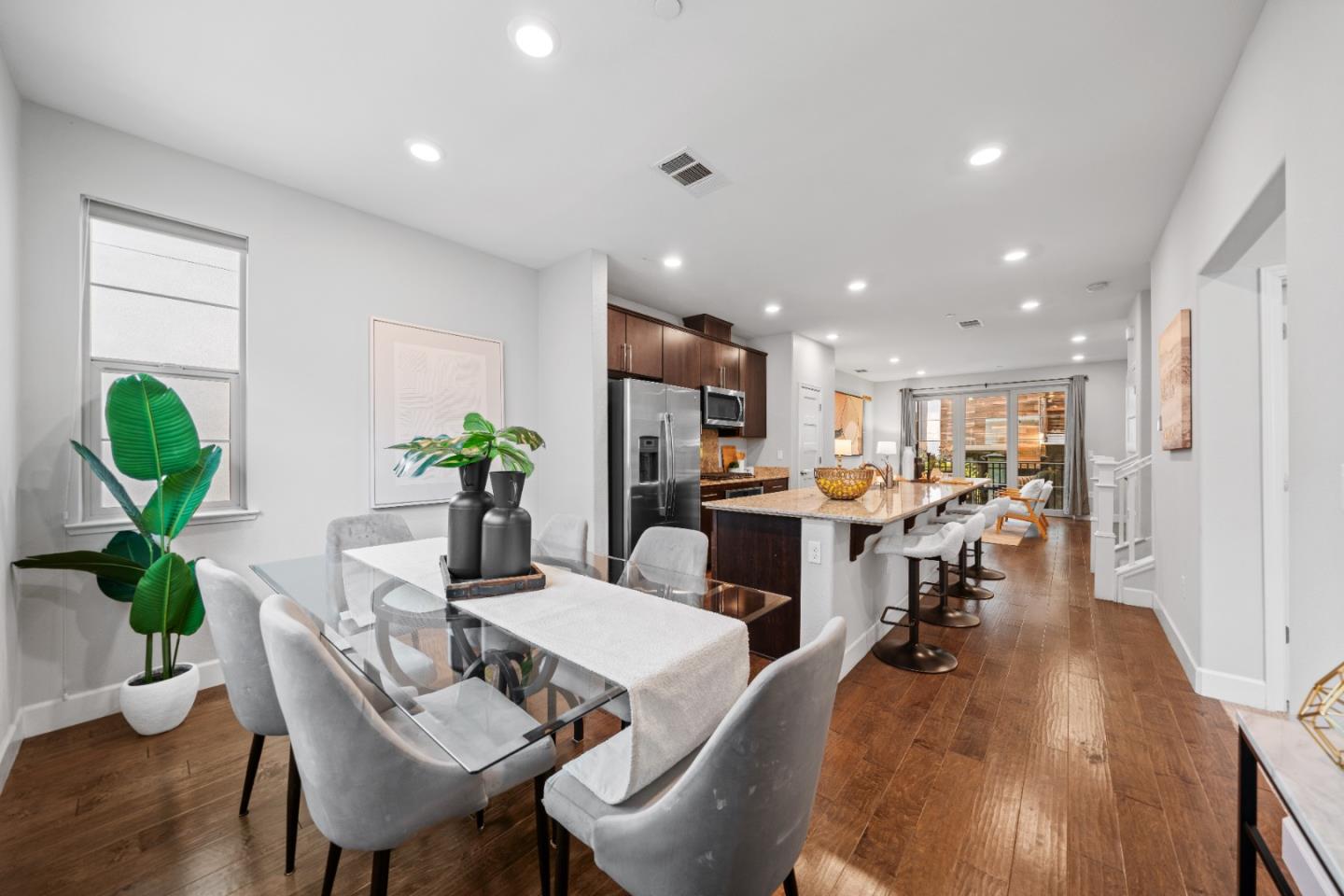 Detail Gallery Image 13 of 37 For 3017 Jayhawkers Pl, San Jose,  CA 95136 - 4 Beds | 4 Baths