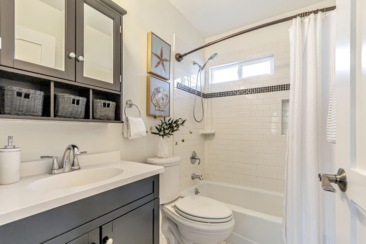 Detail Gallery Image 14 of 43 For 770 N 16th St, San Jose,  CA 95112 - 3 Beds | 3 Baths