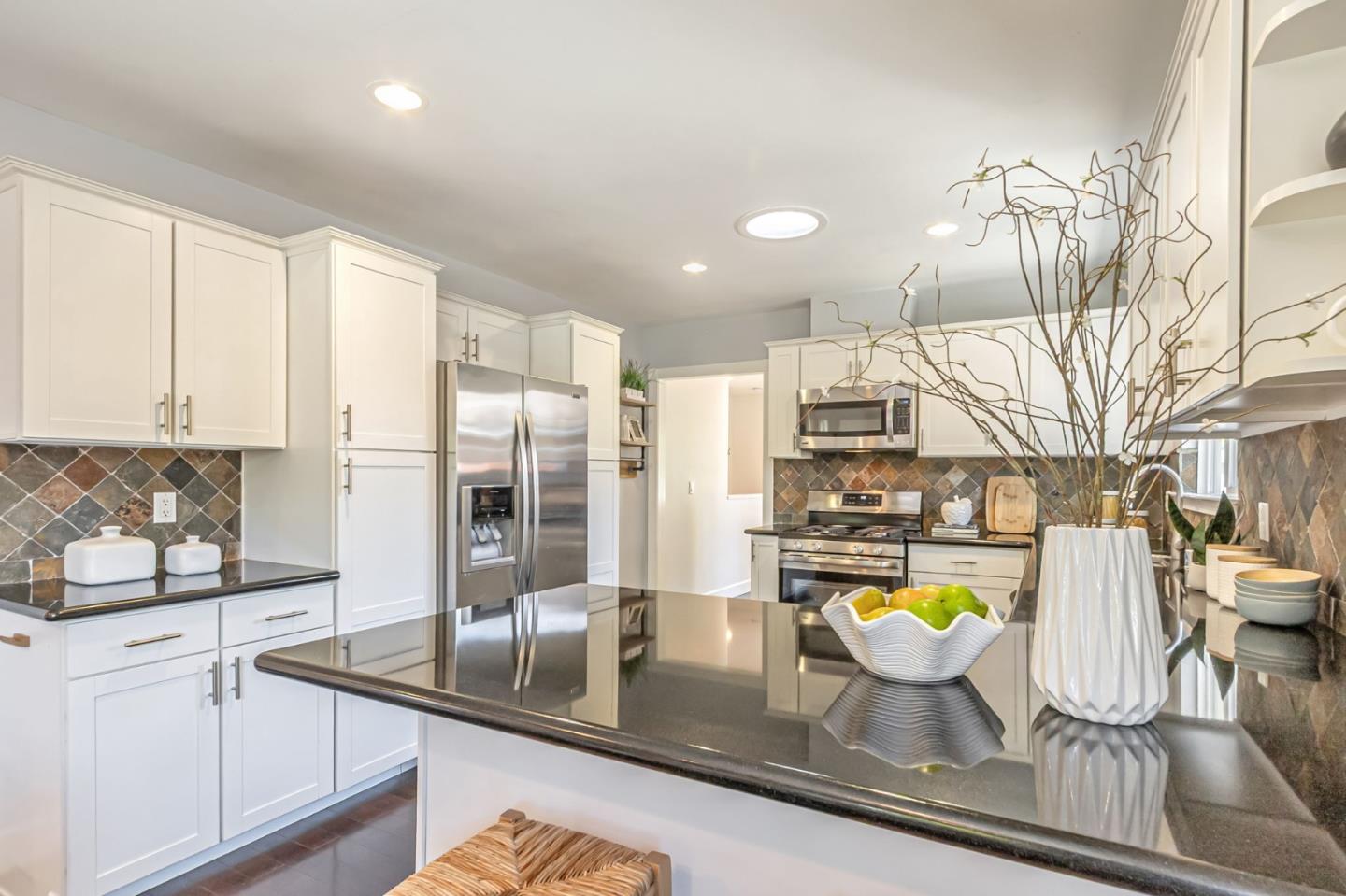 Detail Gallery Image 9 of 43 For 770 N 16th St, San Jose,  CA 95112 - 3 Beds | 3 Baths