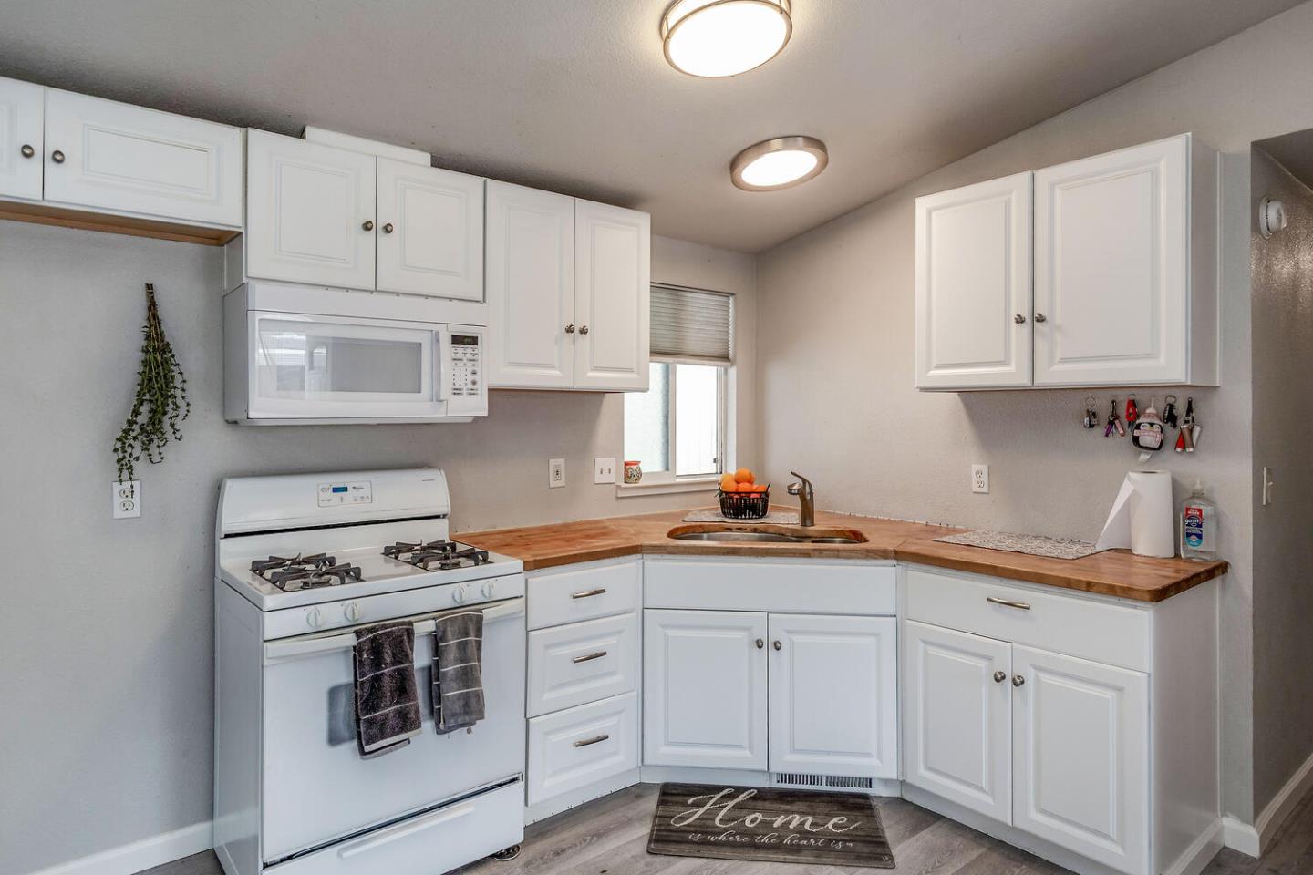 Detail Gallery Image 10 of 29 For 3320 Del Monte Blvd #23,  Marina,  CA 93933 - 3 Beds | 2 Baths