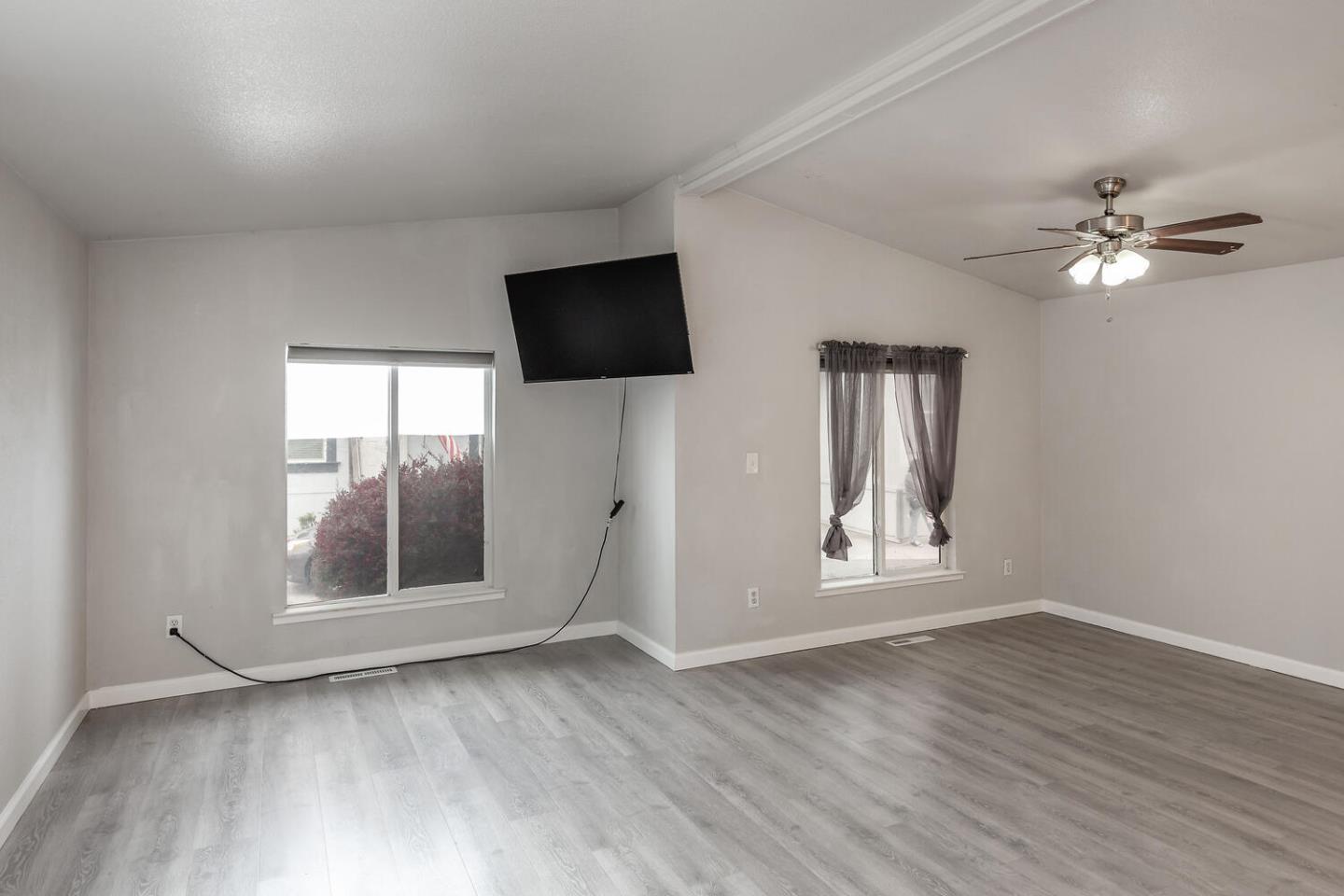 Detail Gallery Image 5 of 29 For 3320 Del Monte Blvd #23,  Marina,  CA 93933 - 3 Beds | 2 Baths