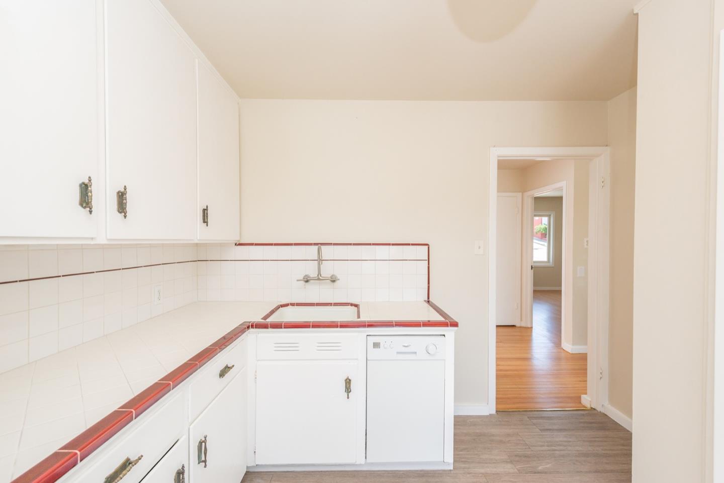 Detail Gallery Image 12 of 72 For 359 Harkness Ave, San Francisco,  CA 94134 - 3 Beds | 2 Baths