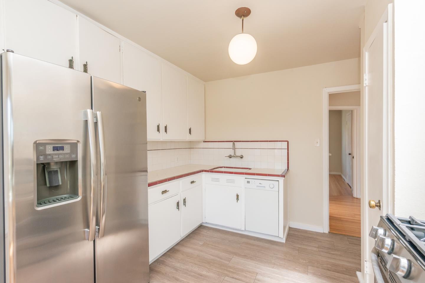 Detail Gallery Image 13 of 72 For 359 Harkness Ave, San Francisco,  CA 94134 - 3 Beds | 2 Baths