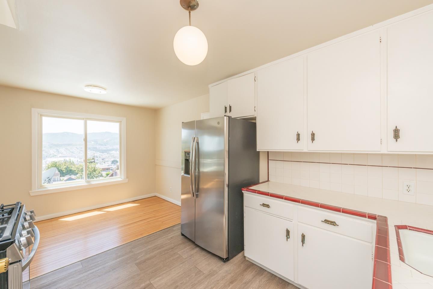 Detail Gallery Image 14 of 72 For 359 Harkness Ave, San Francisco,  CA 94134 - 3 Beds | 2 Baths