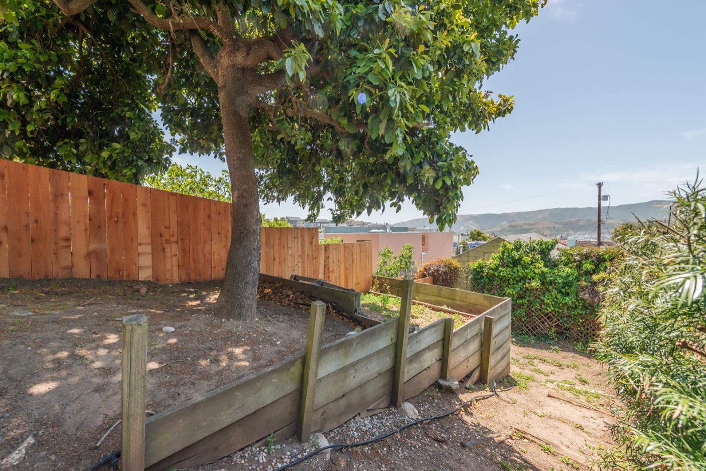 Detail Gallery Image 2 of 72 For 359 Harkness Ave, San Francisco,  CA 94134 - 3 Beds | 2 Baths