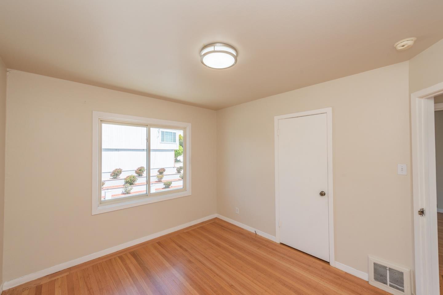 Detail Gallery Image 21 of 72 For 359 Harkness Ave, San Francisco,  CA 94134 - 3 Beds | 2 Baths