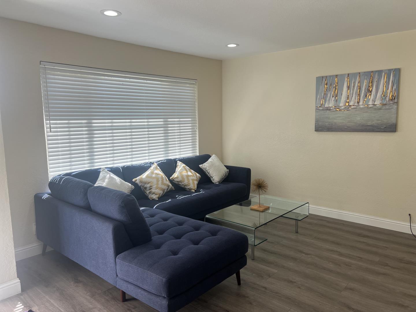 Detail Gallery Image 12 of 21 For 686 Webster Dr, San Jose,  CA 95133 - 4 Beds | 2 Baths