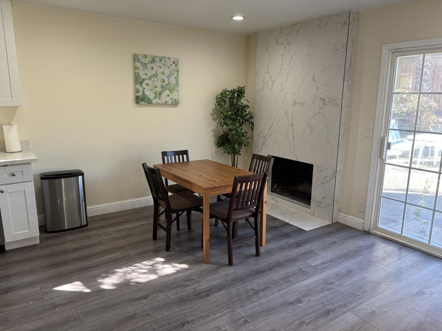 Detail Gallery Image 6 of 21 For 686 Webster Dr, San Jose,  CA 95133 - 4 Beds | 2 Baths