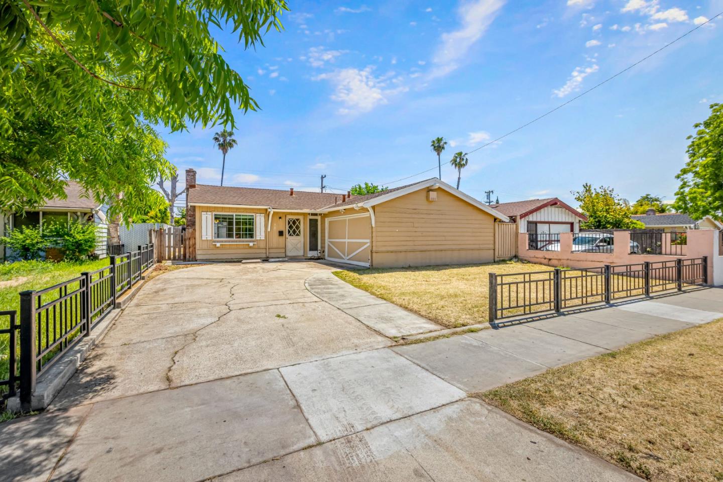 Detail Gallery Image 2 of 33 For 1926 Story Rd, San Jose,  CA 95122 - 3 Beds | 2 Baths