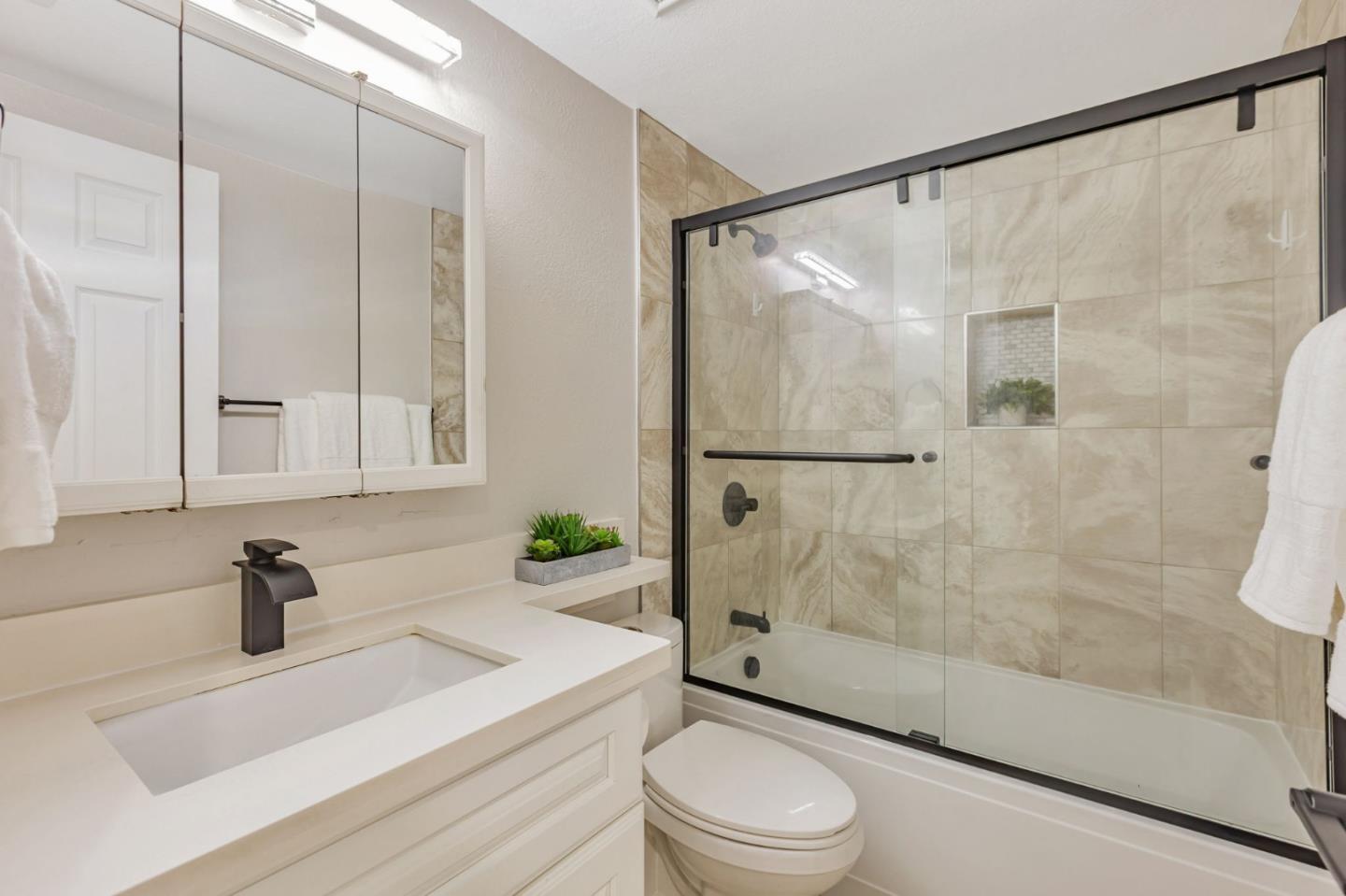 Detail Gallery Image 16 of 33 For 891 W California Ave #M,  Sunnyvale,  CA 94086 - 2 Beds | 1/1 Baths