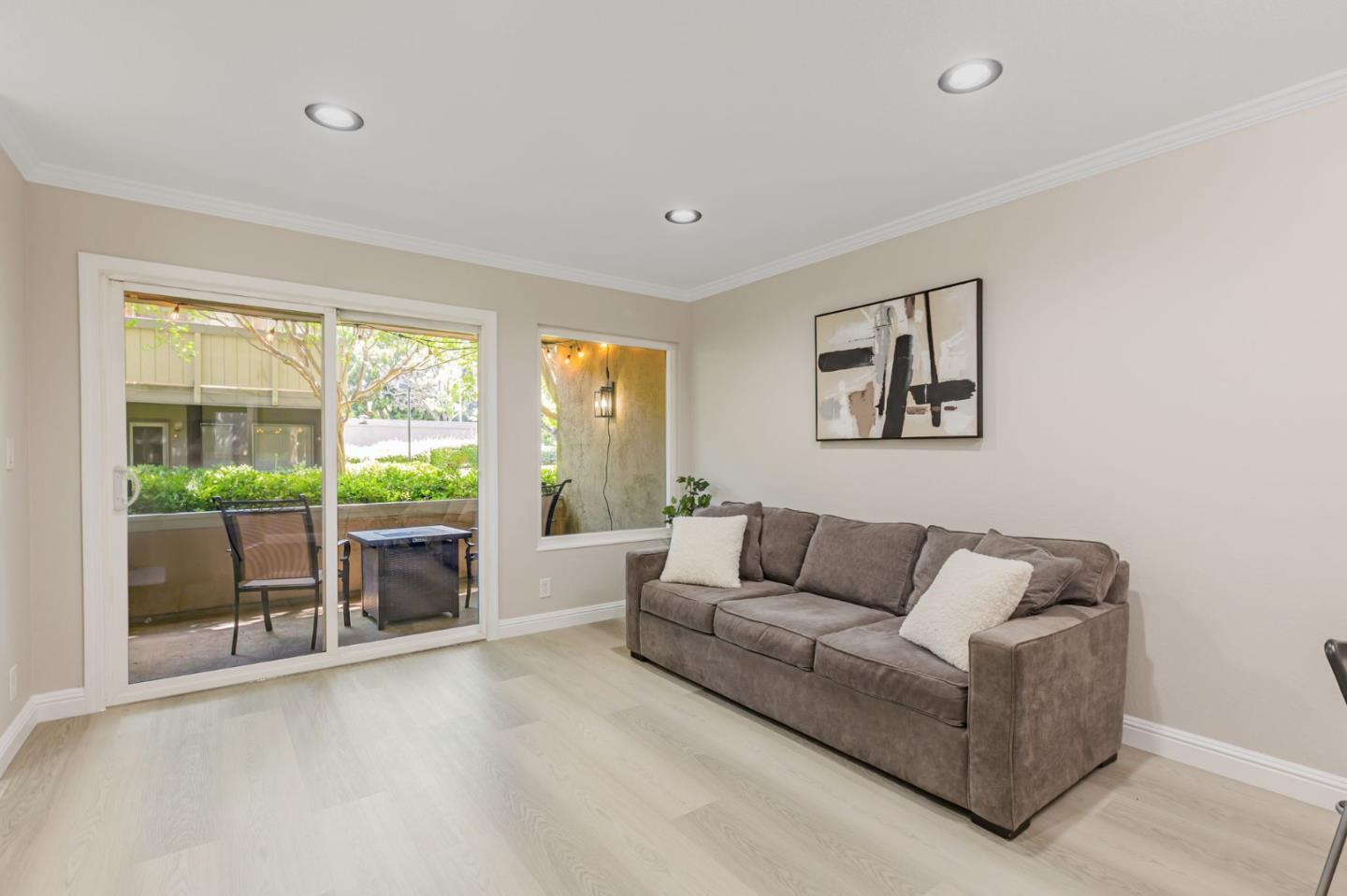 Detail Gallery Image 6 of 33 For 891 W California Ave #M,  Sunnyvale,  CA 94086 - 2 Beds | 1/1 Baths