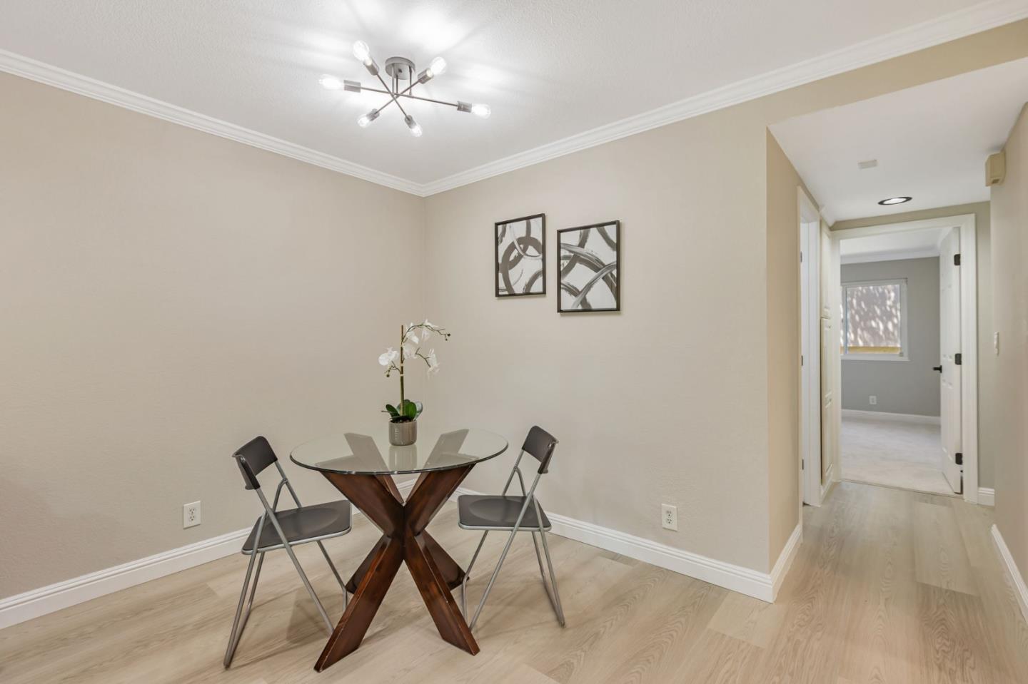 Detail Gallery Image 8 of 33 For 891 W California Ave #M,  Sunnyvale,  CA 94086 - 2 Beds | 1/1 Baths