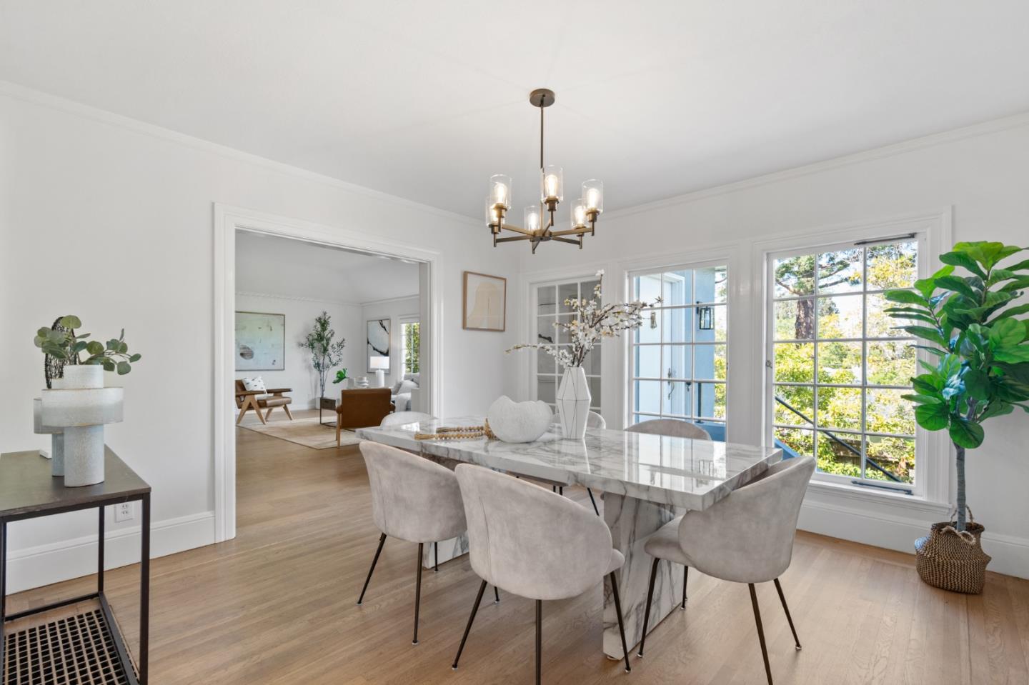 Detail Gallery Image 13 of 66 For 206 Frances Ln, Redwood City,  CA 94062 - 4 Beds | 2 Baths