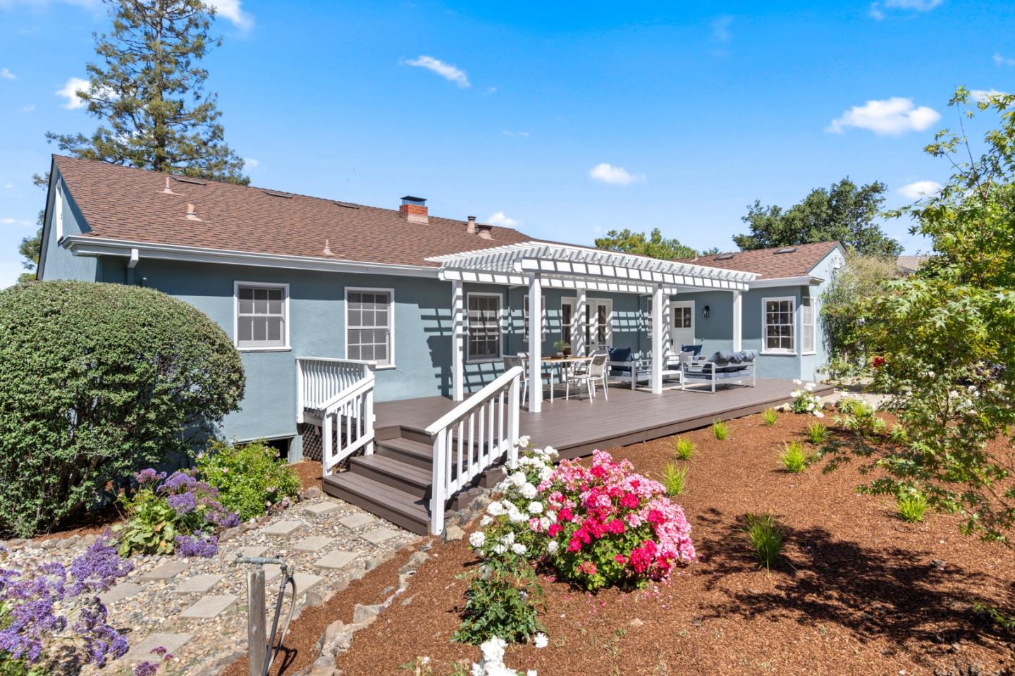 Detail Gallery Image 18 of 66 For 206 Frances Ln, Redwood City,  CA 94062 - 4 Beds | 2 Baths