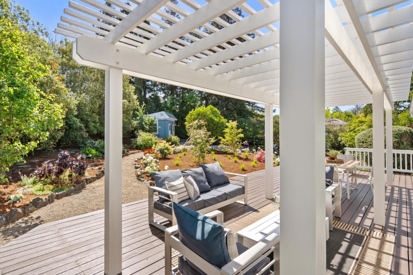Detail Gallery Image 19 of 66 For 206 Frances Ln, Redwood City,  CA 94062 - 4 Beds | 2 Baths