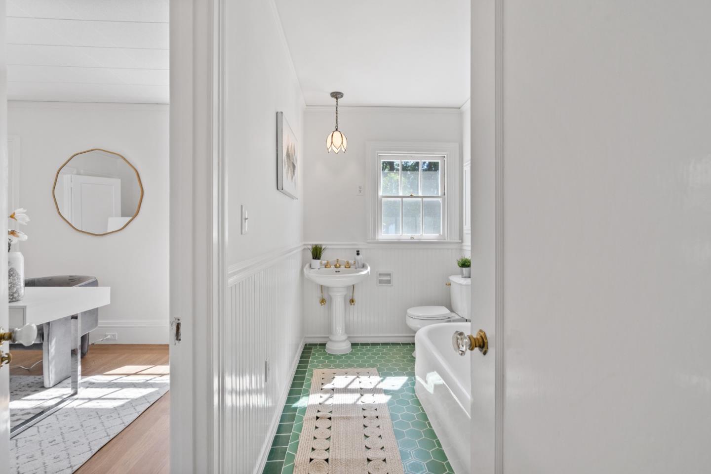 Detail Gallery Image 24 of 66 For 206 Frances Ln, Redwood City,  CA 94062 - 4 Beds | 2 Baths