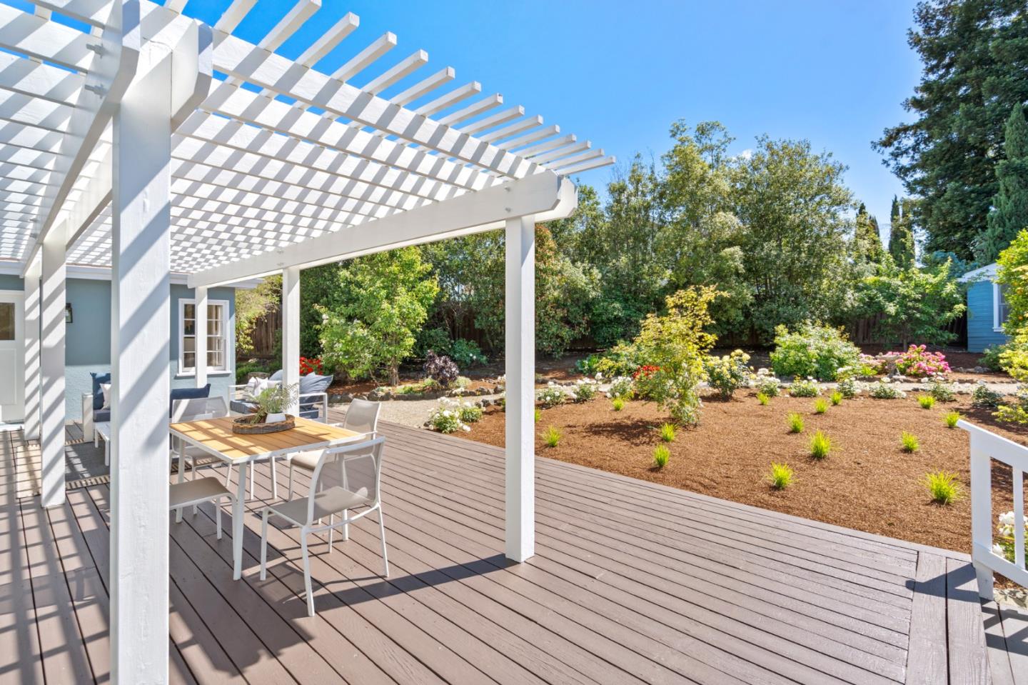 Detail Gallery Image 38 of 66 For 206 Frances Ln, Redwood City,  CA 94062 - 4 Beds | 2 Baths