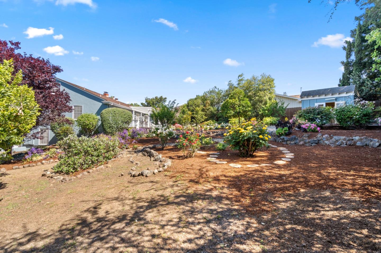 Detail Gallery Image 43 of 66 For 206 Frances Ln, Redwood City,  CA 94062 - 4 Beds | 2 Baths