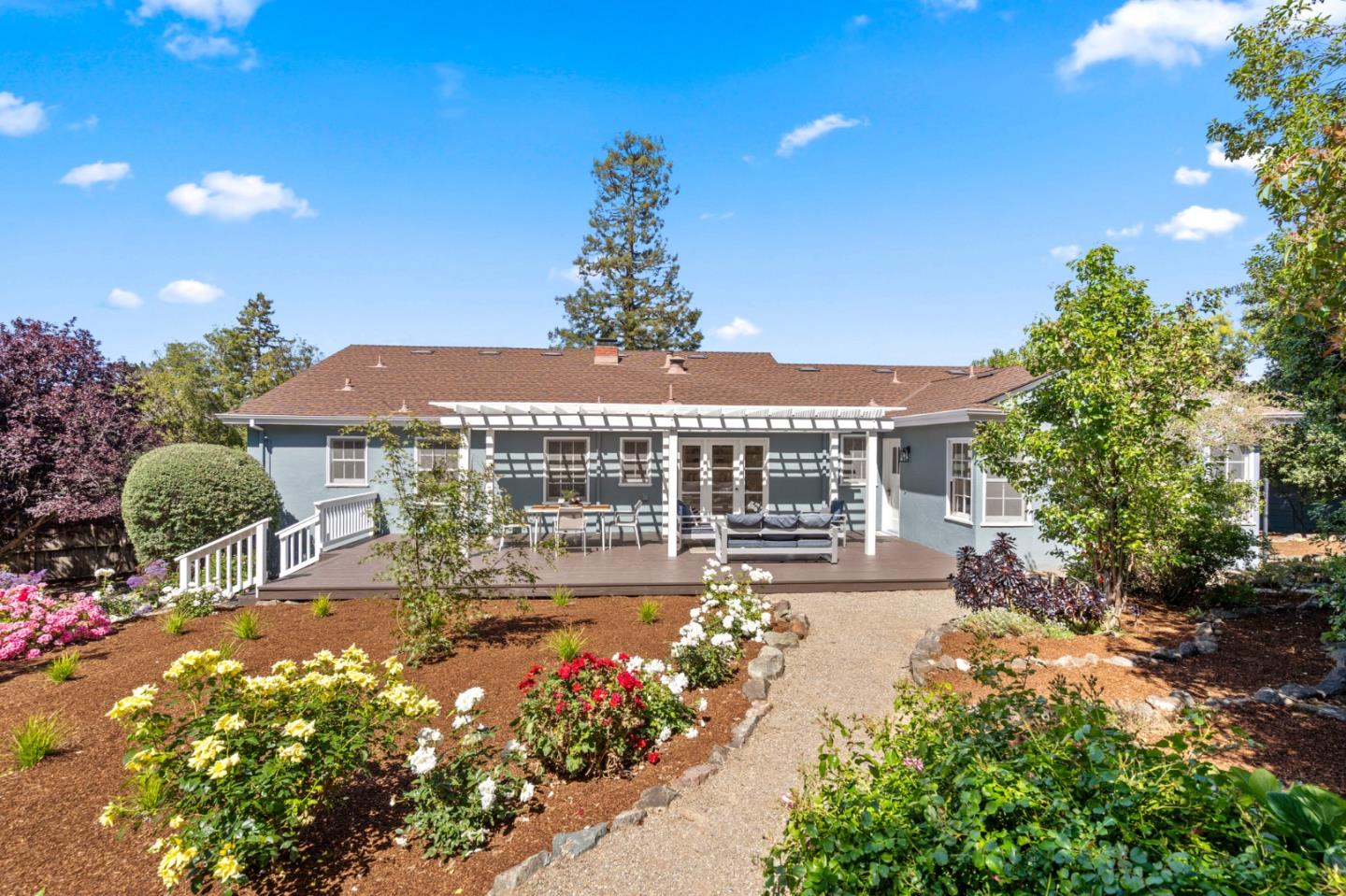Detail Gallery Image 8 of 66 For 206 Frances Ln, Redwood City,  CA 94062 - 4 Beds | 2 Baths