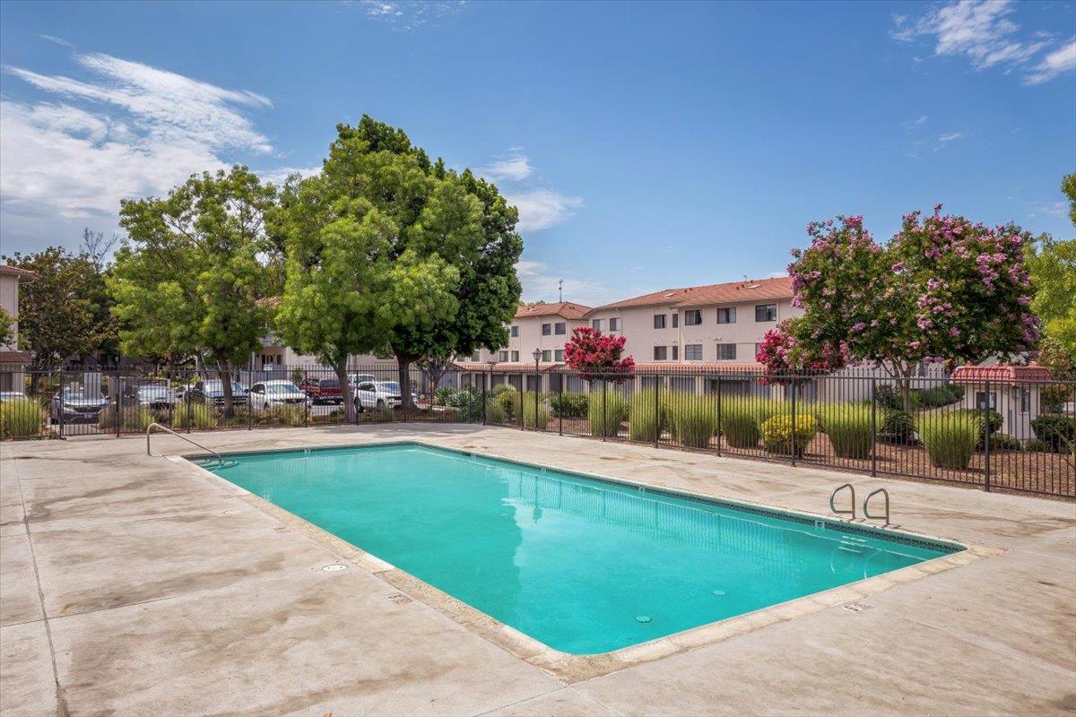 Detail Gallery Image 16 of 18 For 381 Kenbrook Cir, San Jose,  CA 95111 - 2 Beds | 1 Baths