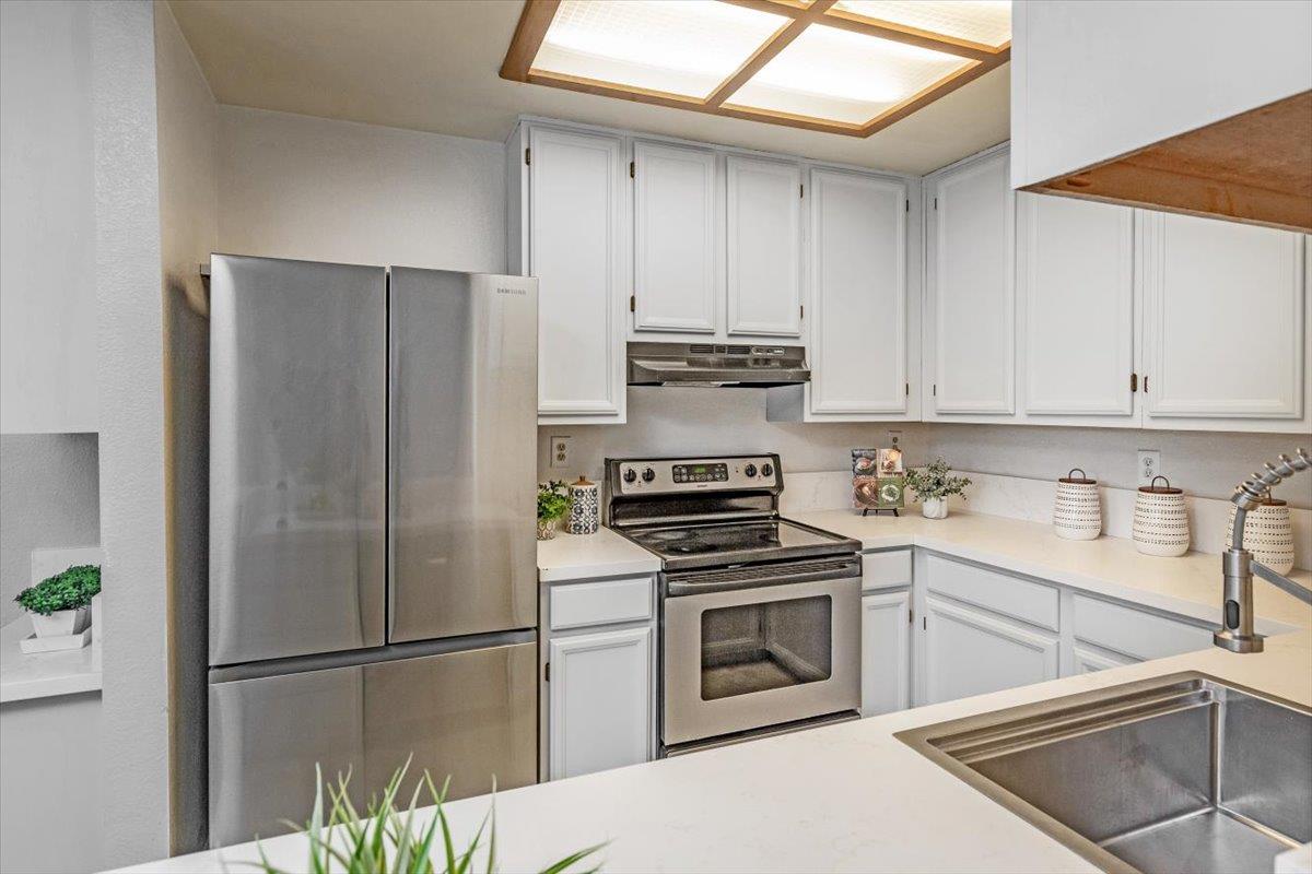 Detail Gallery Image 6 of 18 For 381 Kenbrook Cir, San Jose,  CA 95111 - 2 Beds | 1 Baths
