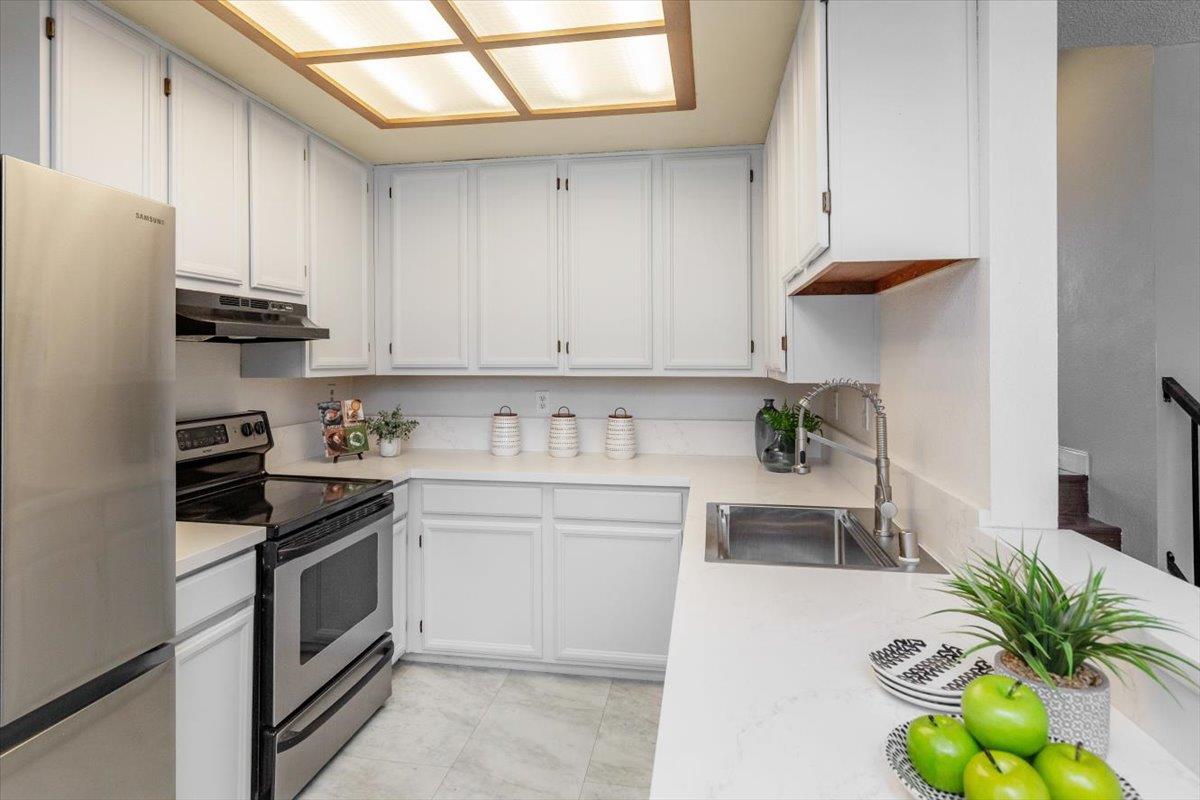 Detail Gallery Image 7 of 18 For 381 Kenbrook Cir, San Jose,  CA 95111 - 2 Beds | 1 Baths