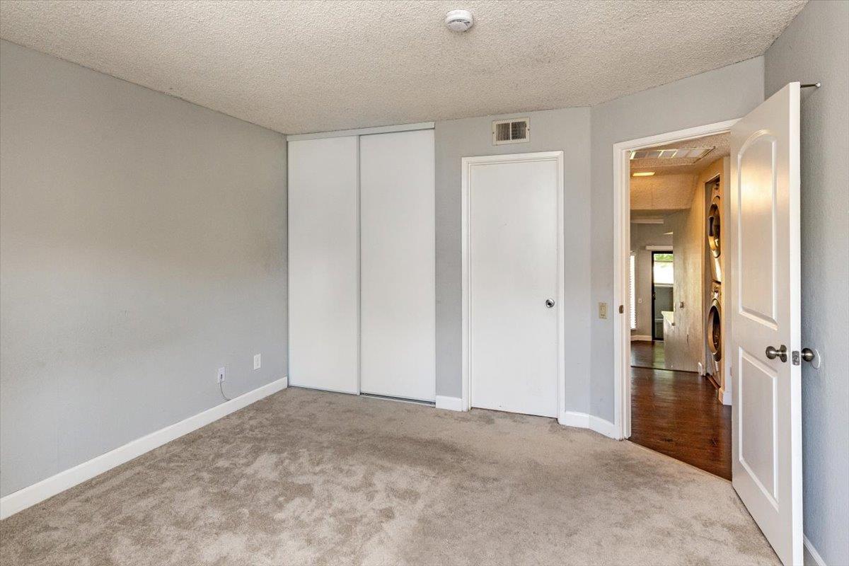 Detail Gallery Image 9 of 18 For 381 Kenbrook Cir, San Jose,  CA 95111 - 2 Beds | 1 Baths