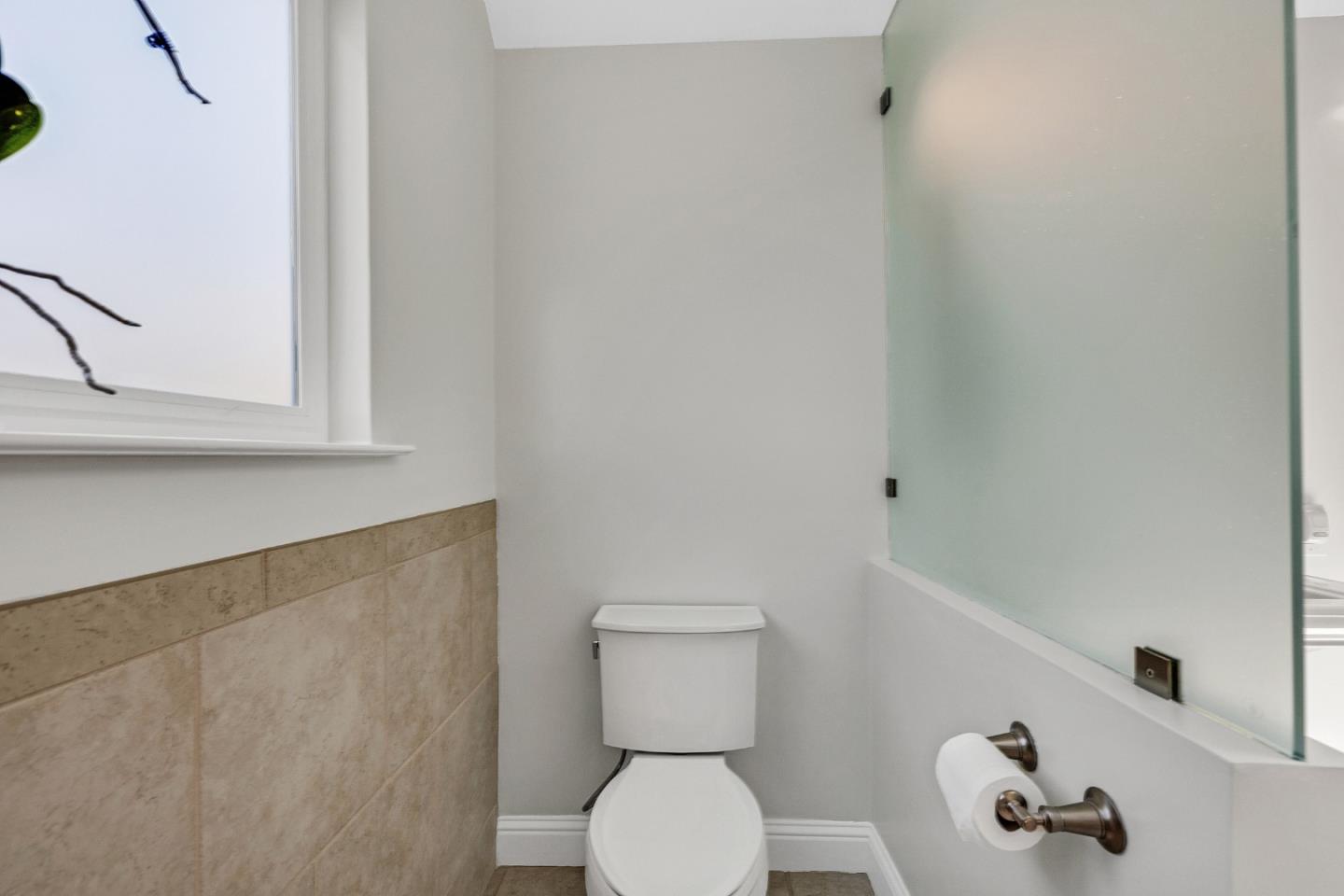 Detail Gallery Image 19 of 43 For 360 Fairway Drive, Pacifica,  CA 94044 - 3 Beds | 2 Baths