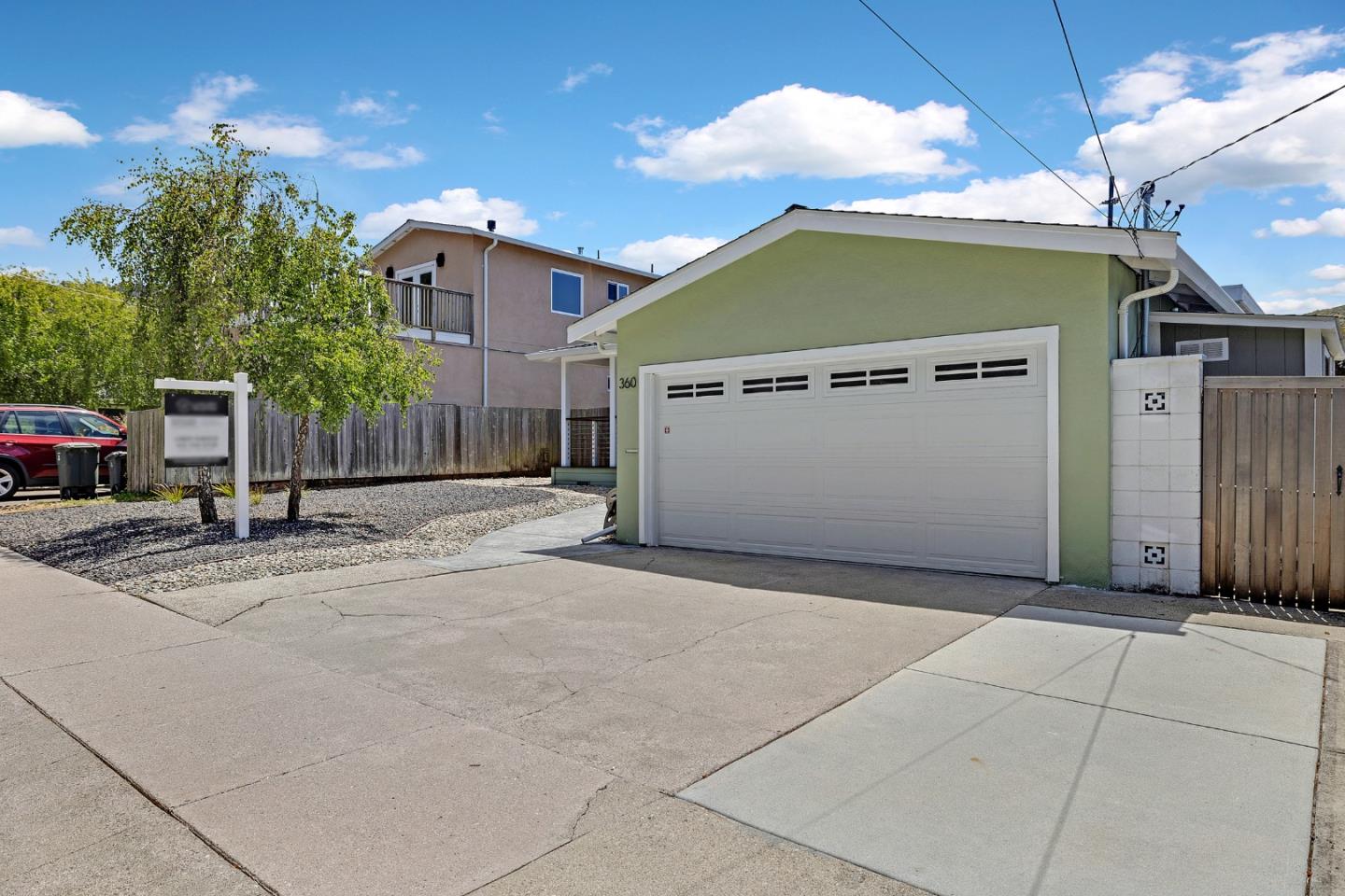 Detail Gallery Image 3 of 43 For 360 Fairway Drive, Pacifica,  CA 94044 - 3 Beds | 2 Baths