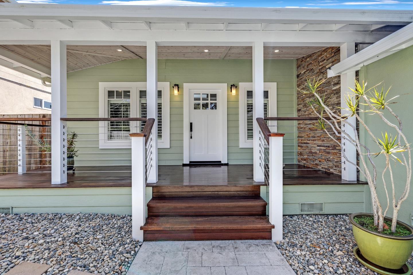 Detail Gallery Image 4 of 43 For 360 Fairway Drive, Pacifica,  CA 94044 - 3 Beds | 2 Baths