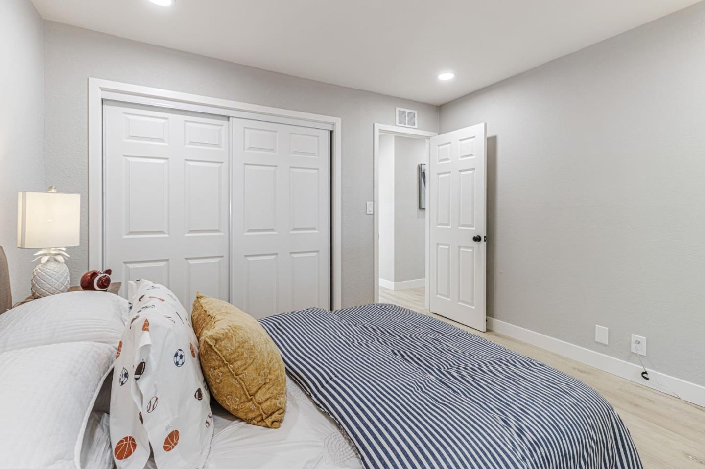 Detail Gallery Image 14 of 29 For 3855 Kauai Dr, San Jose,  CA 95111 - 4 Beds | 2 Baths