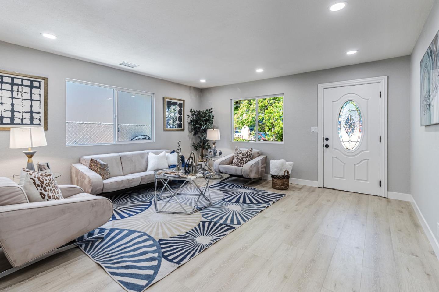 Detail Gallery Image 4 of 29 For 3855 Kauai Dr, San Jose,  CA 95111 - 4 Beds | 2 Baths