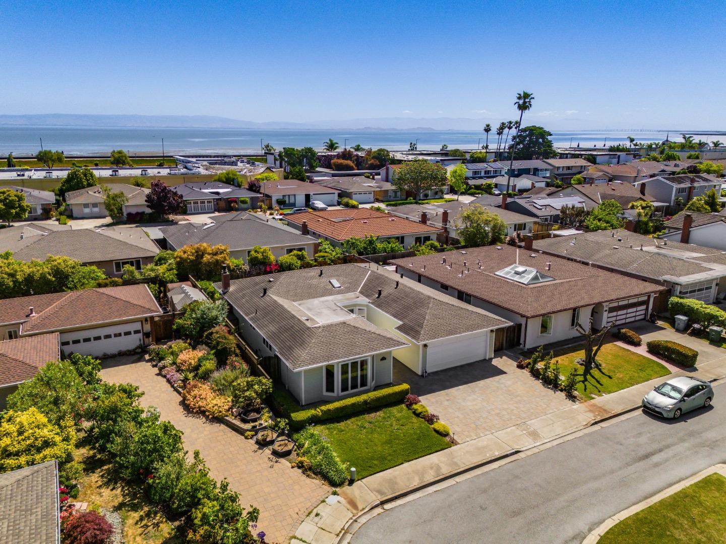 Detail Gallery Image 2 of 44 For 372 Bluefish Ct, Foster City,  CA 94404 - 3 Beds | 2 Baths