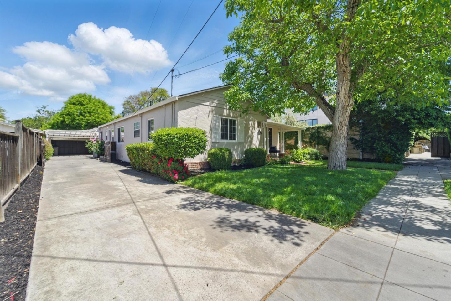Detail Gallery Image 2 of 44 For 1344 Iris Ct, San Jose,  CA 95125 - 3 Beds | 2/1 Baths