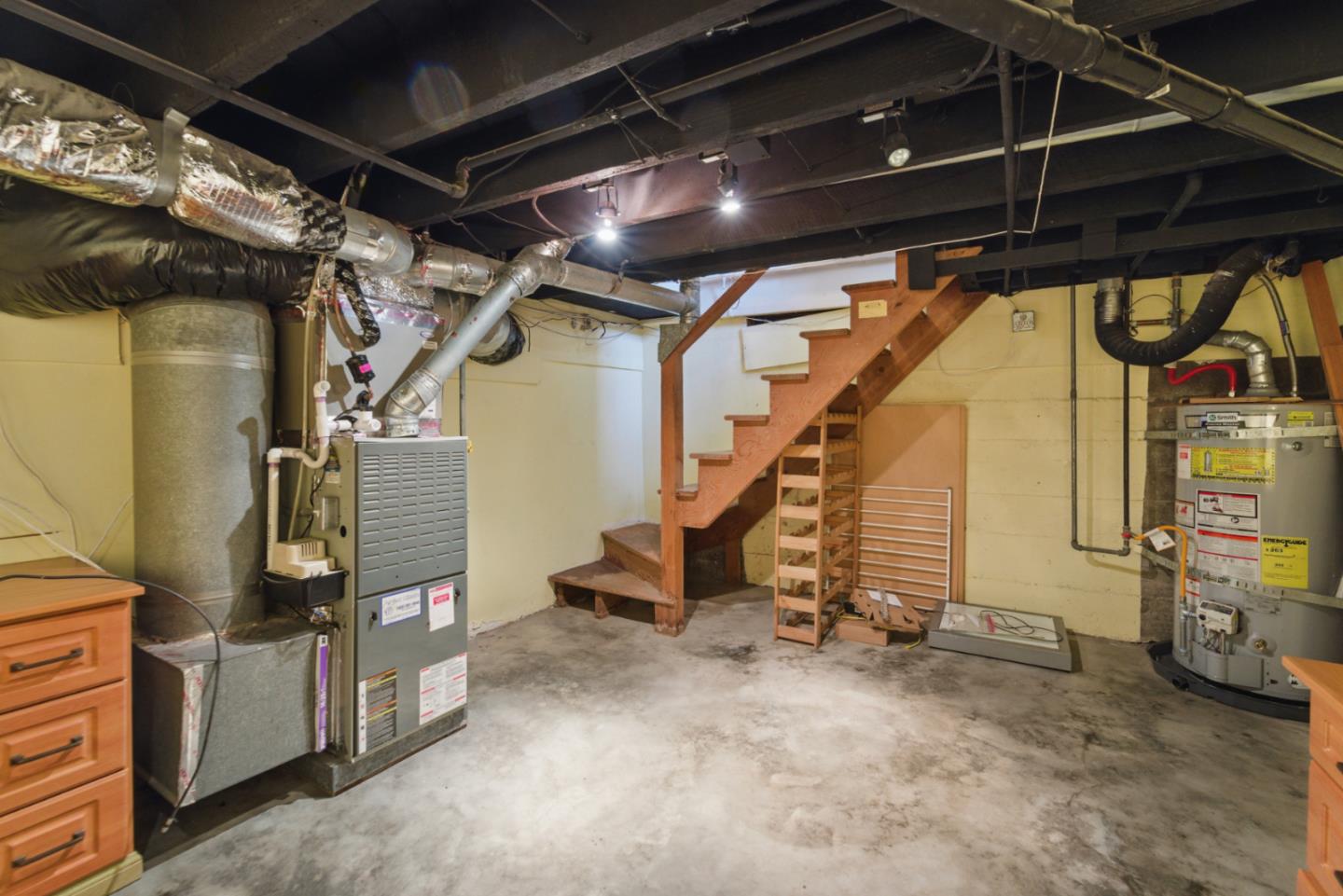 Detail Gallery Image 29 of 44 For 1344 Iris Ct, San Jose,  CA 95125 - 3 Beds | 2/1 Baths