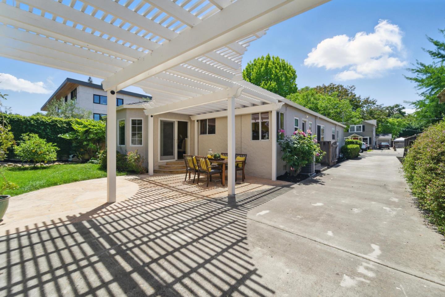 Detail Gallery Image 31 of 44 For 1344 Iris Ct, San Jose,  CA 95125 - 3 Beds | 2/1 Baths