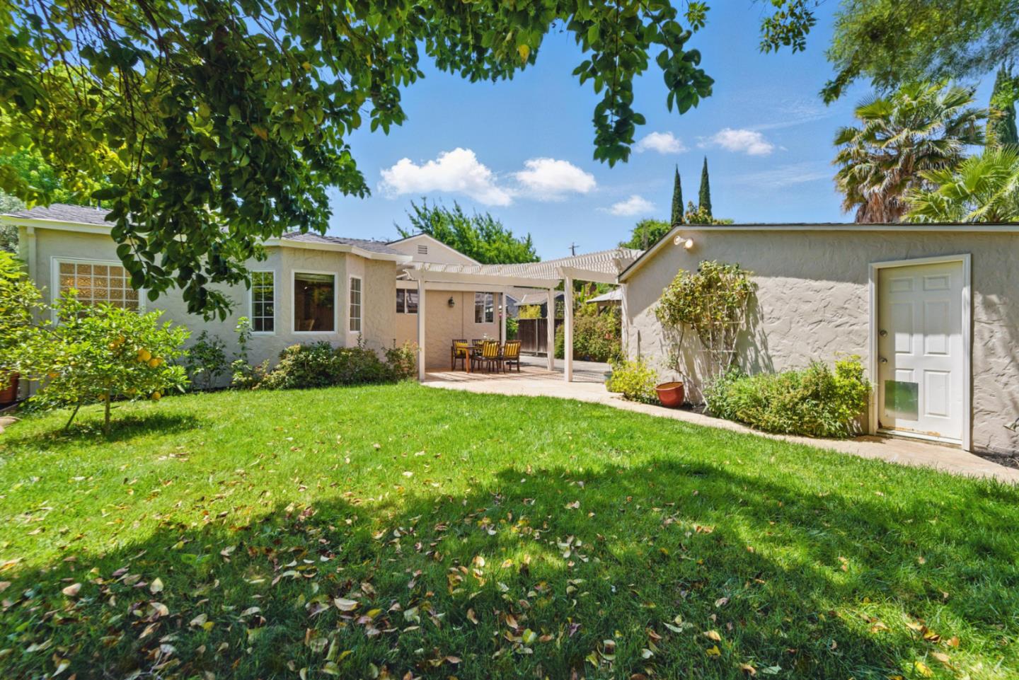 Detail Gallery Image 36 of 44 For 1344 Iris Ct, San Jose,  CA 95125 - 3 Beds | 2/1 Baths