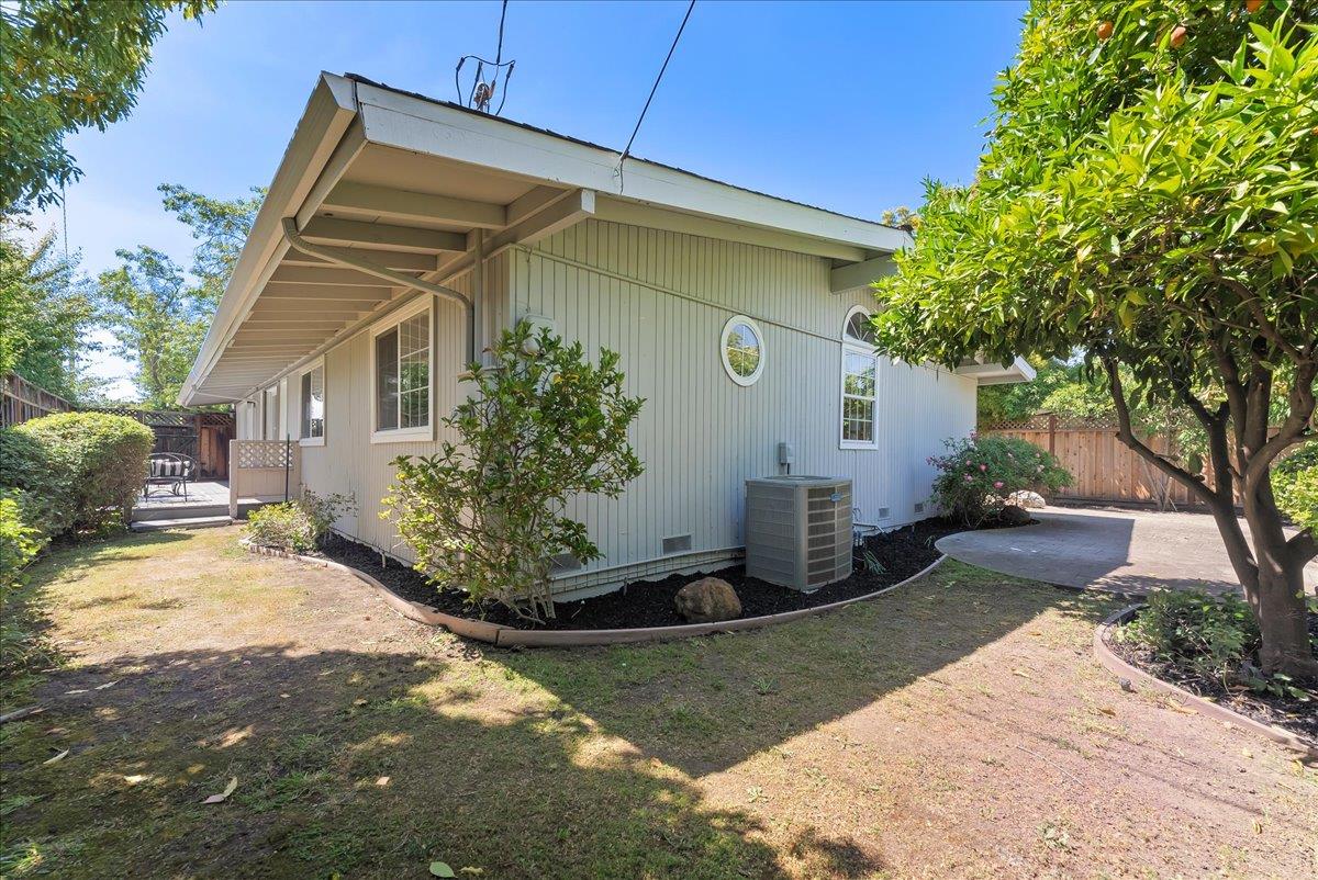 Detail Gallery Image 24 of 31 For 325 Burnett Ave, Santa Clara,  CA 95051 - 3 Beds | 2 Baths